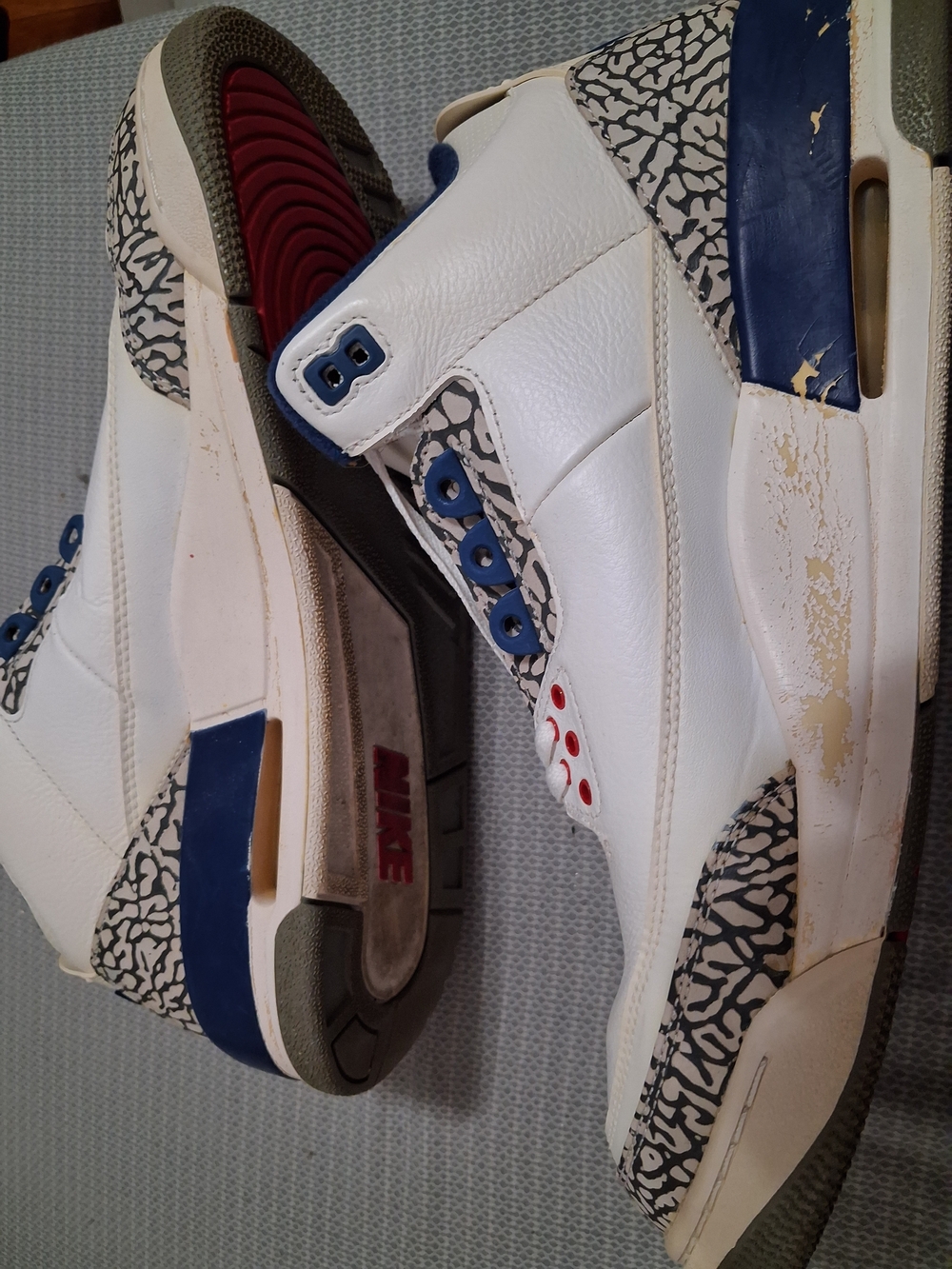 Jordan White & Blue Retro 3 Basketball Shoes